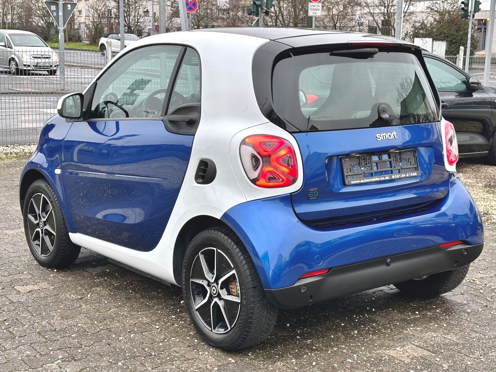 Fahrzeugabbildung Smart ForTwo Coupe EQ /LED/PDC/Kamera/Pano/CarPlay