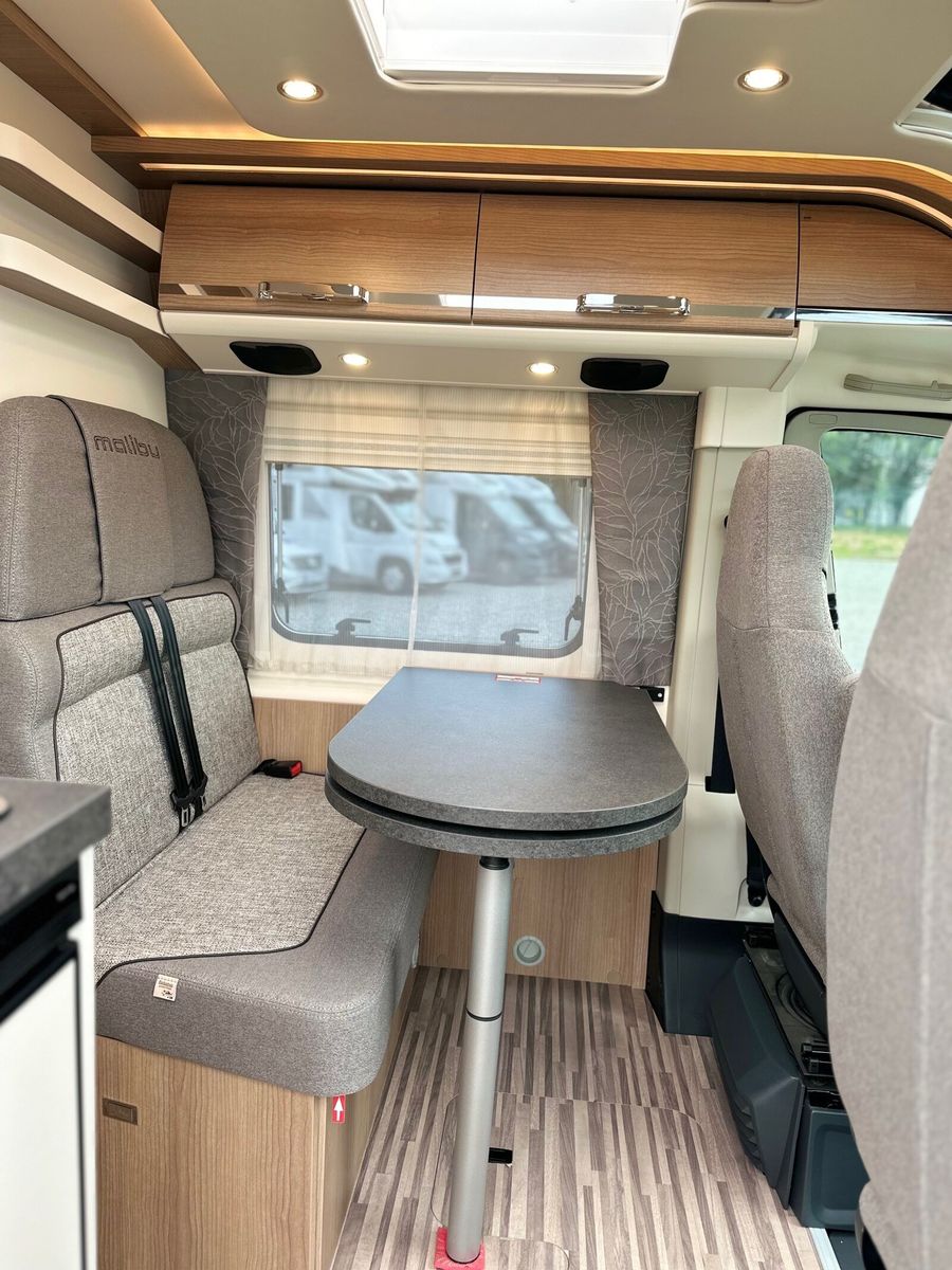 Fahrzeugabbildung Malibu Van first class - two rooms 640 LE RB R1-2