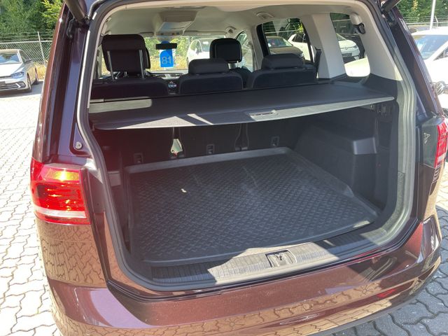 Touran IQ Drive TDi DSG Navi 7S ACC