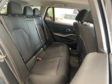 BMW 330 - 11