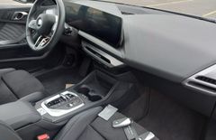 Fahrzeugabbildung BMW 120i M Sport -- Glasdach / AHK / DrivingPlus