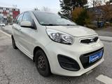Kia Picanto FIFAWorldCup Edition*Sch-dach*Klima*Shz* - Kia Picanto mit Benzin-Antrieb: Limousine
