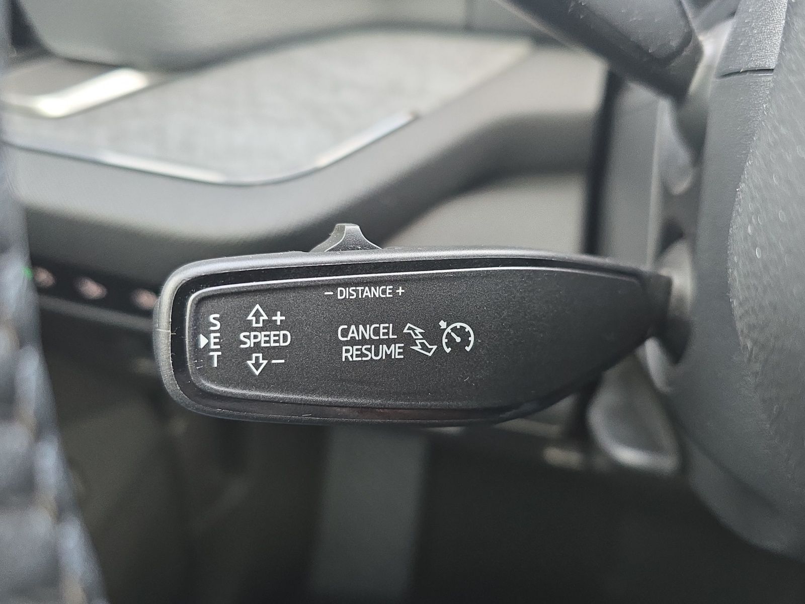 Fahrzeugabbildung SKODA Kodiaq 2.0 TDI  4x4 Selection MATRIX AHZ KAMERA