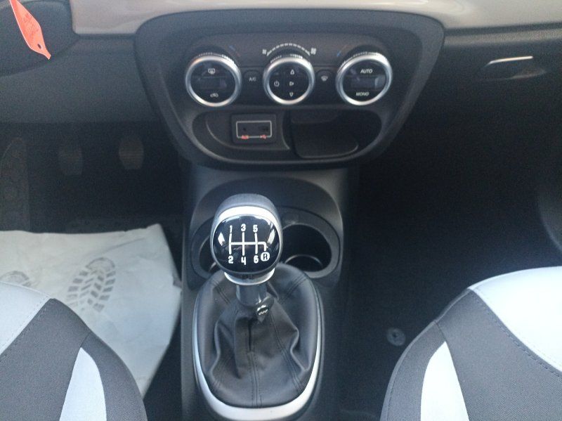 Fahrzeugabbildung Fiat 500L 1.4 16V Pop Star BLUETOOTH+KLIMA+TEMPOMAT