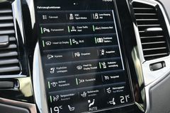 Fahrzeugabbildung Volvo XC90 B5 R-Design AWD *360*HU*STHZ*Pano*B&W