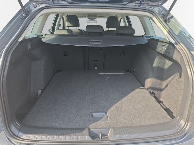 Golf VIII Variant 1.5 eTSI Life LED+NAVI+AHK+ACC