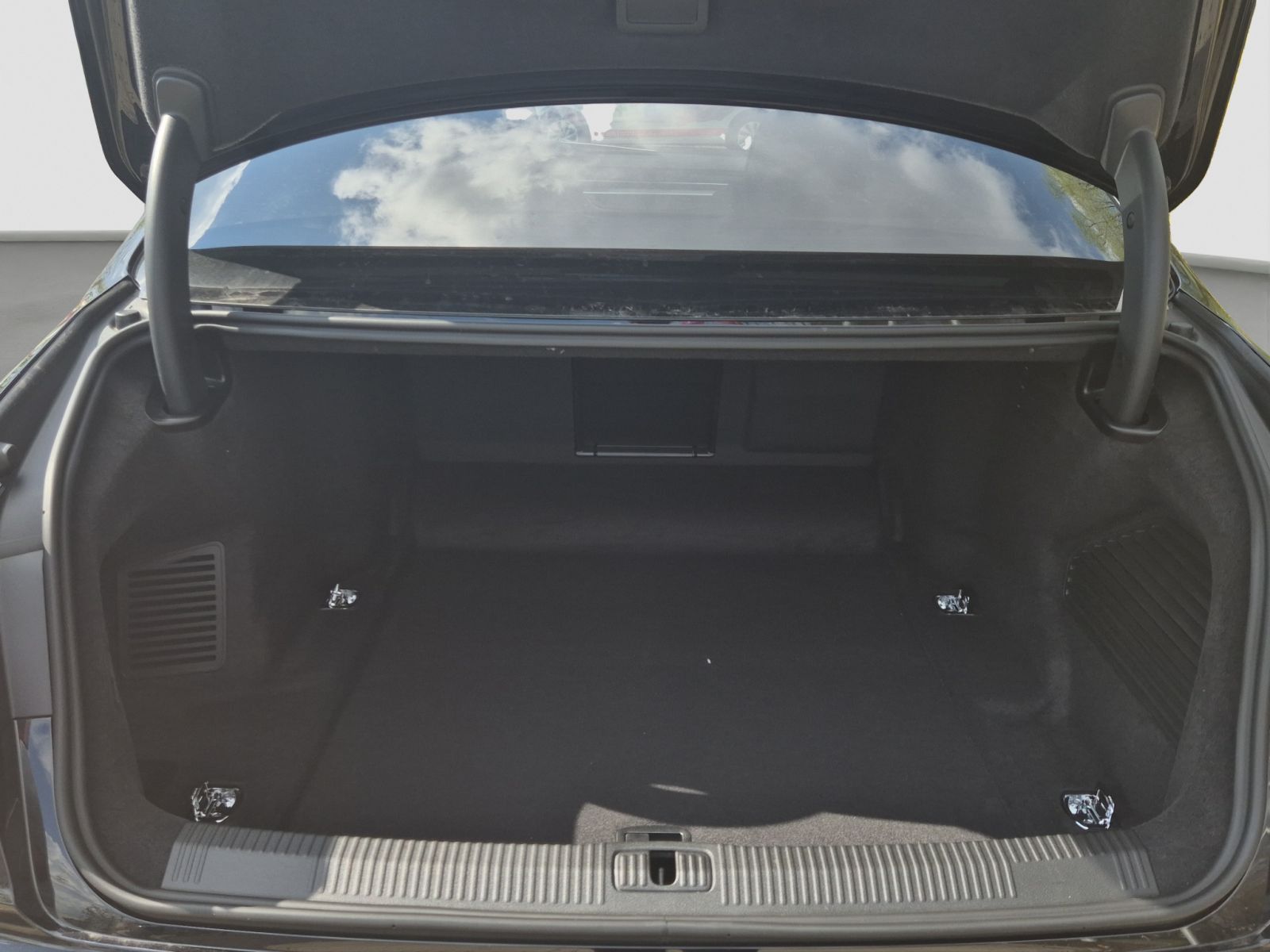Audi S8 - Bild 20