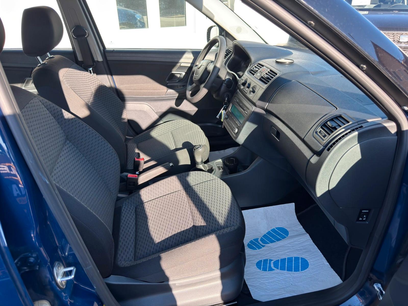 Skoda Fabia 2011 — photo 12