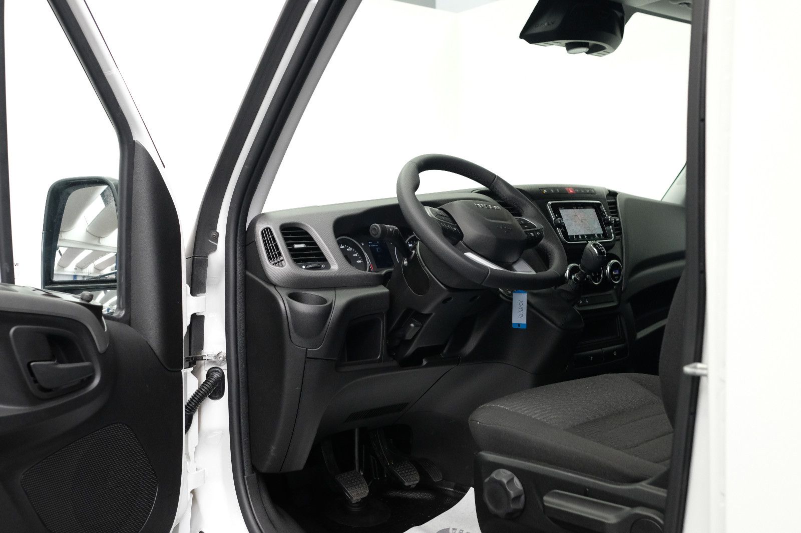 Fahrzeugabbildung Iveco Daily 35S18H V 180 PS RS 3520 3,0L KLIMA KAMERA
