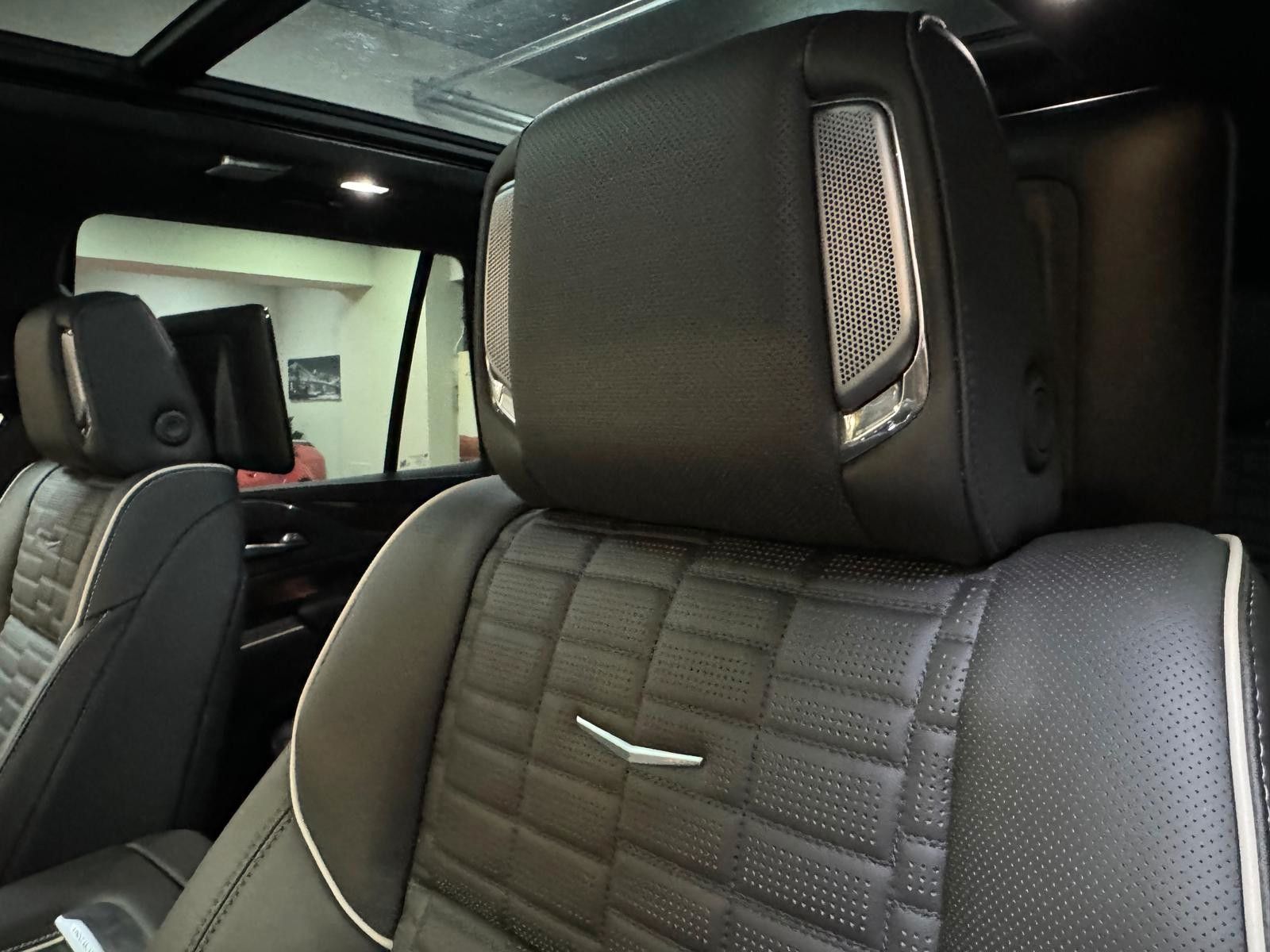 Fahrzeugabbildung Cadillac ESCALADE SPORT-PLATINUM 6.2 V8 -NIGHT VISiON 3 J