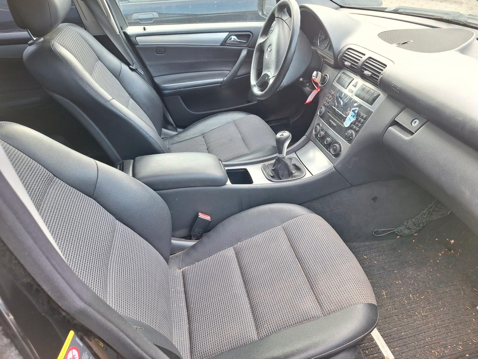 Mercedes-Benz C180 2006 — photo 8