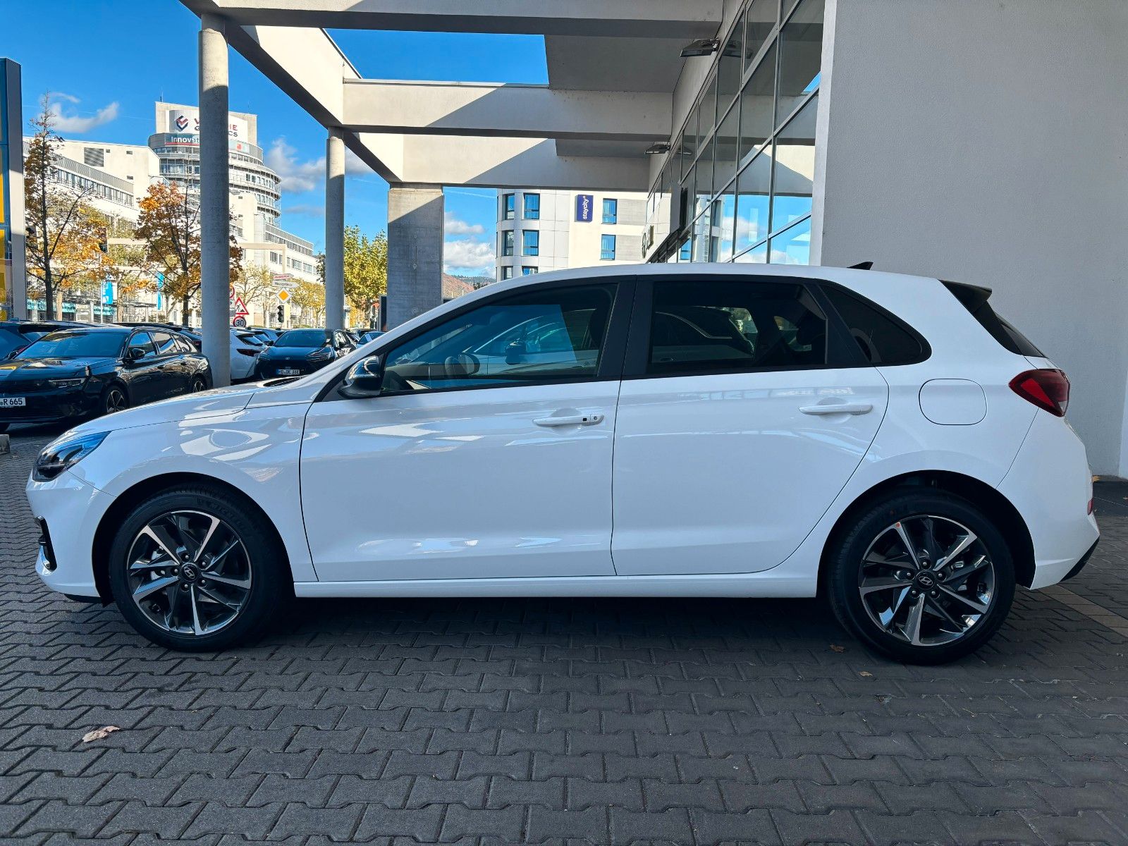 Fahrzeugabbildung Hyundai i30 Advantage Plus-Paket Toterwinkel/Navi!