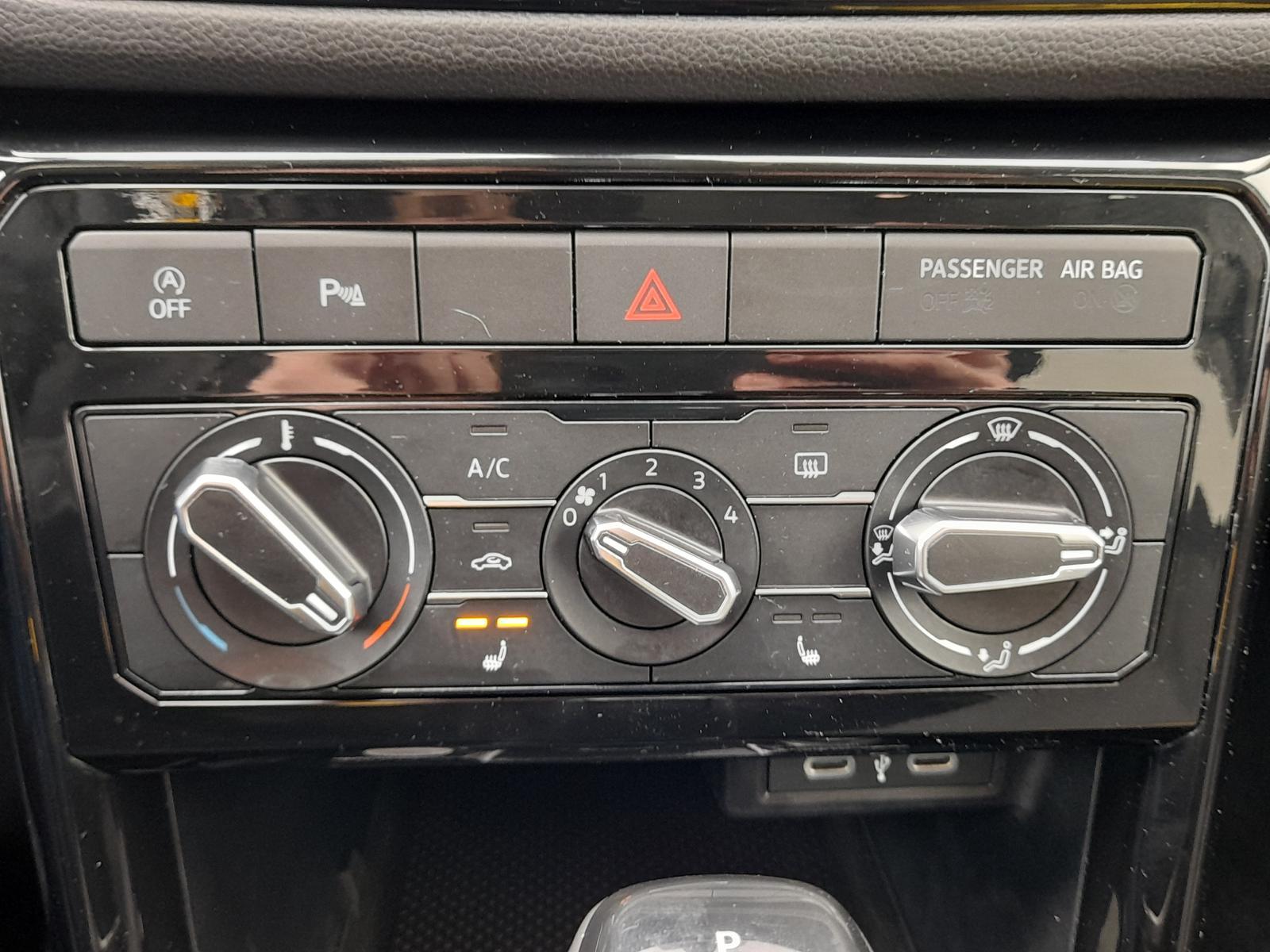 Volkswagen T-Cross 1.0 TSI Life NAVI/APP~SHZ~2xPDC~RFK~LED, миниатюра 22