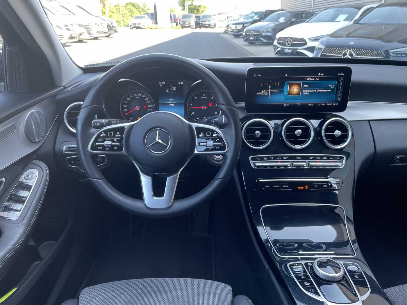 Fahrzeugabbildung Mercedes-Benz C 220 d T 9G Avantgarde R-Kamera+AHK +Burmester+