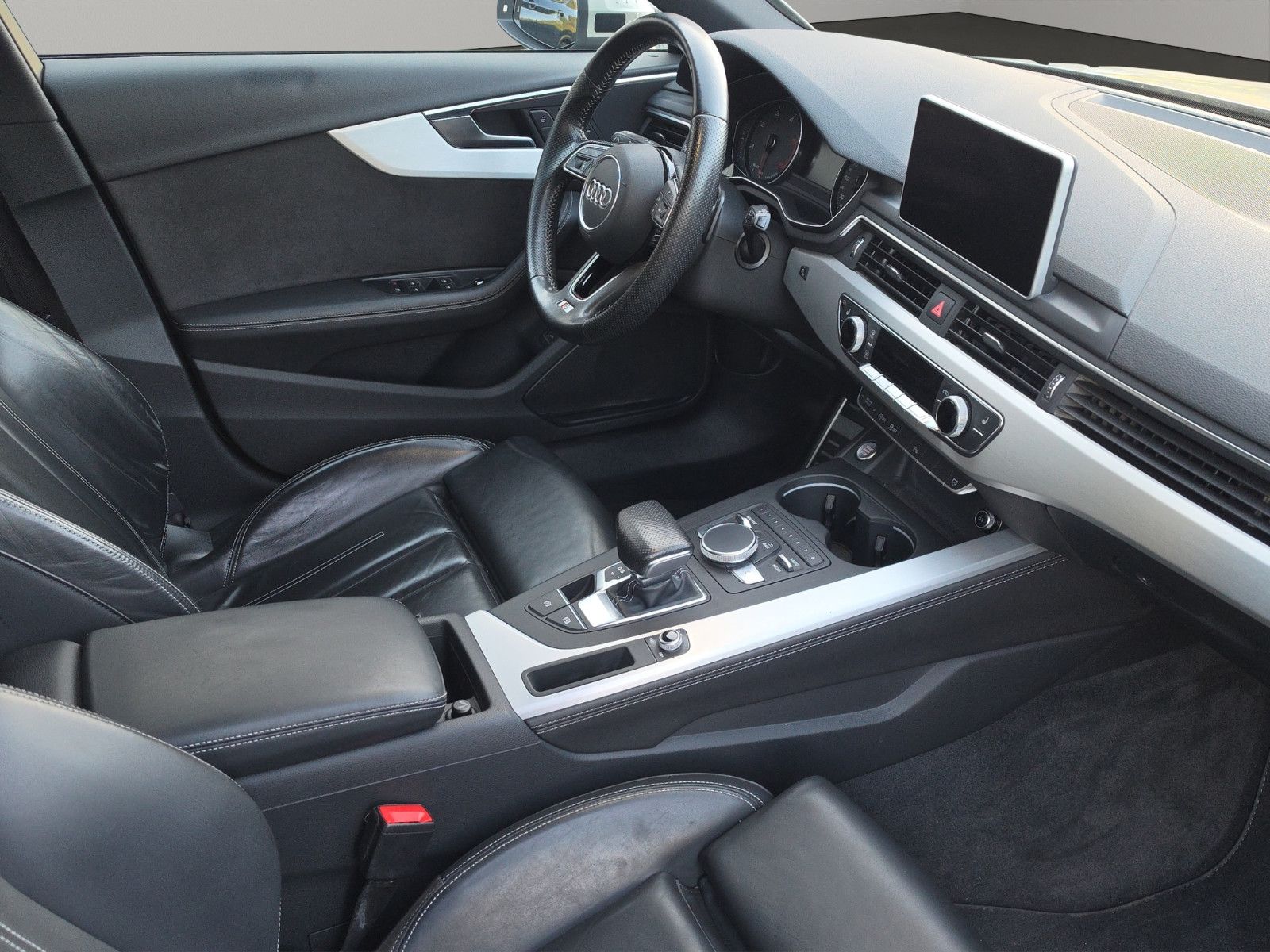Fahrzeugabbildung Audi A4 AVANT SPORT S-LINE AUTOMATIK AUS 1.HAND