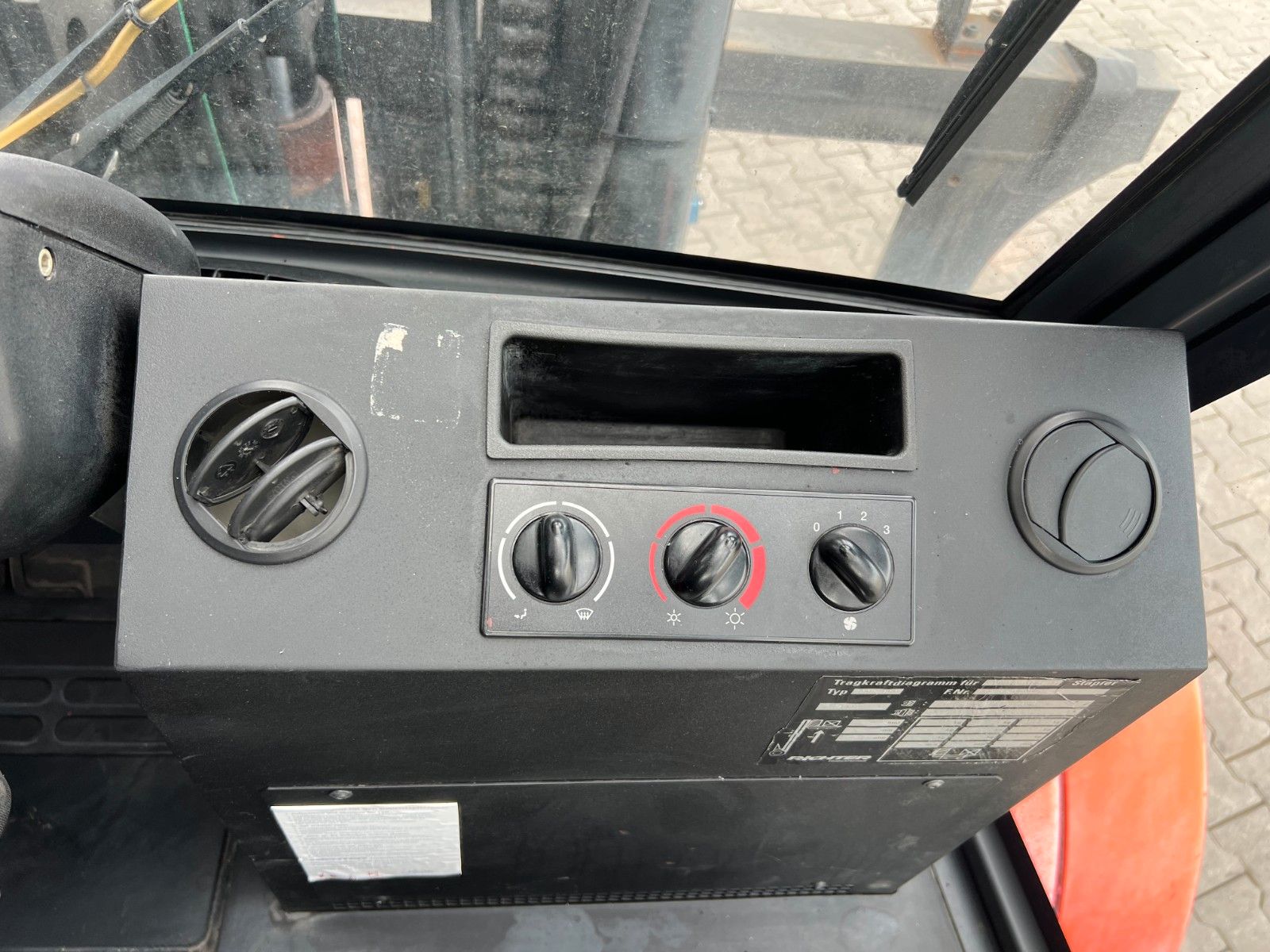 Fahrzeugabbildung Linde H80D-03 /900 / 4,5m / 4.043h / Verstellgerät SS