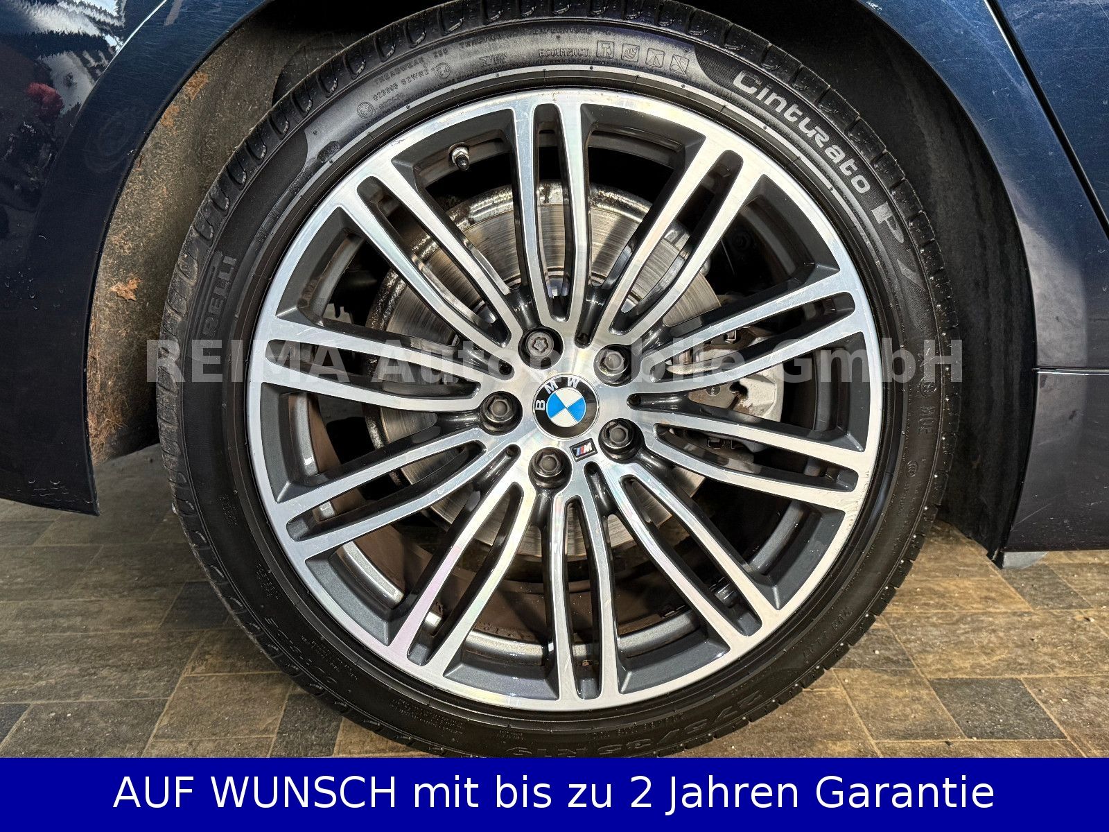 Fahrzeugabbildung BMW 520 i M Sport Touring, Pano, LED, 360°, H&K