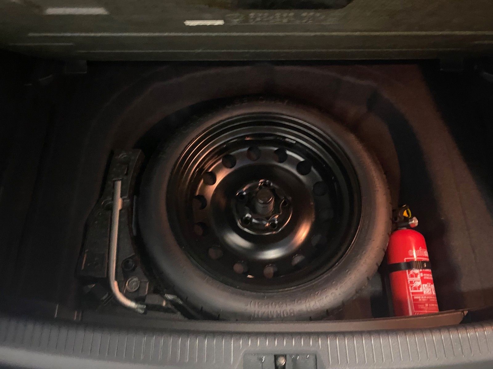 Fahrzeugabbildung Volkswagen Golf 7 1.4 TSI Highline+NAVI+ACC+ergoACTIVE+PDC+