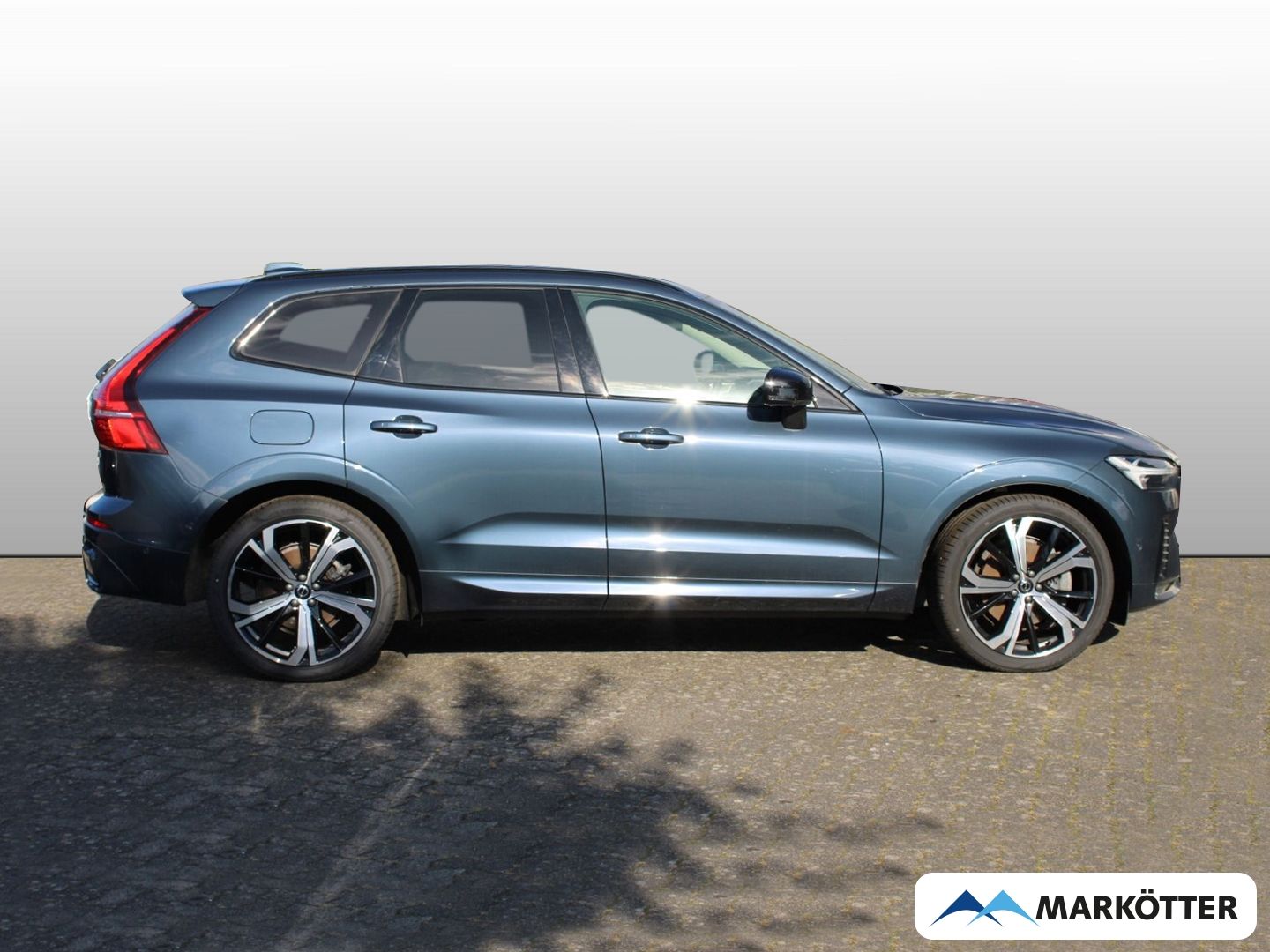 Volvo XC60 B5 AWD Ultra Dark AHK/Four-C/360/BLIS/H&K imagem 2