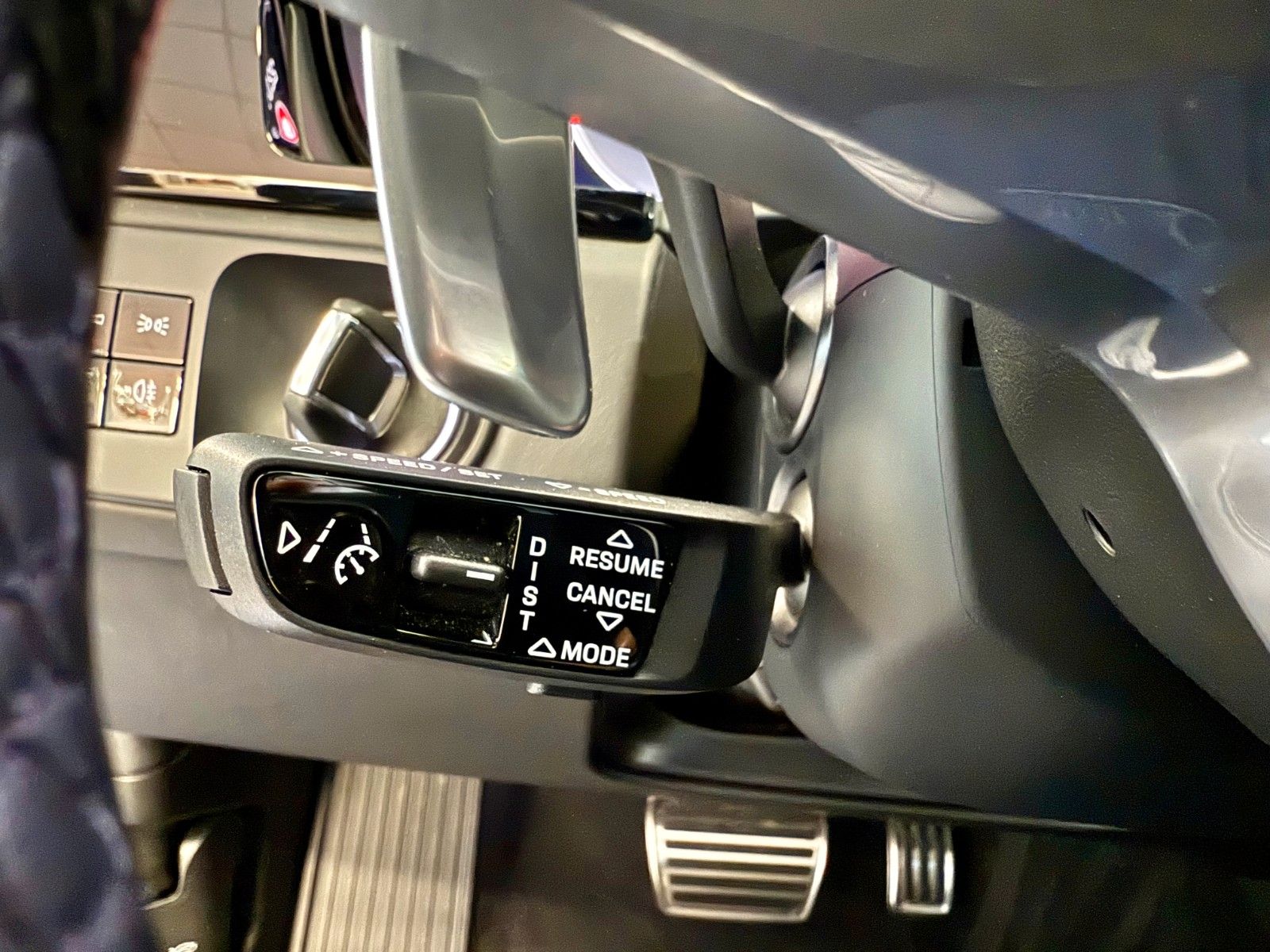 Fahrzeugabbildung Porsche Cayenne GTS Coupe SportDesign/HeadUP/ACC/Keyless