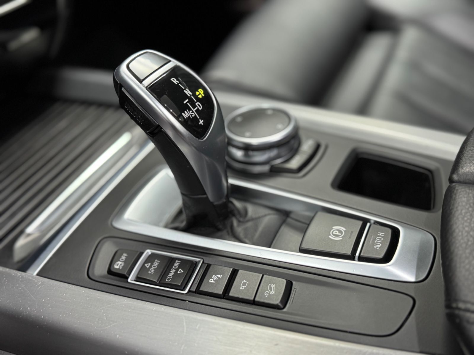 Fahrzeugabbildung BMW X5 40d xDrive|M-SPORT|PANO|7-SITZER|SOFT-CLOSE|