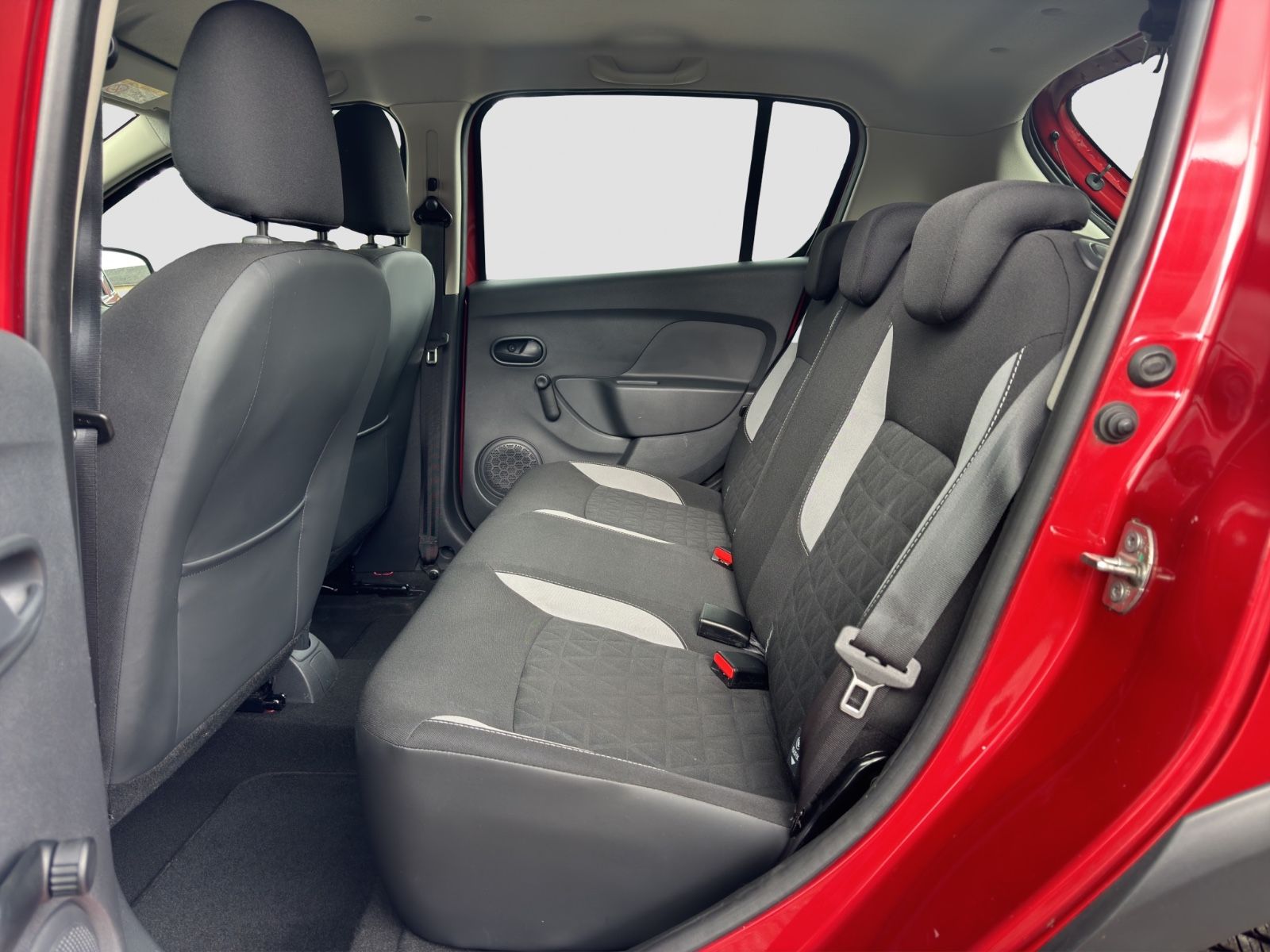 Fahrzeugabbildung Dacia Sandero II Stepway Prestige/Klima./Tempom./Navi