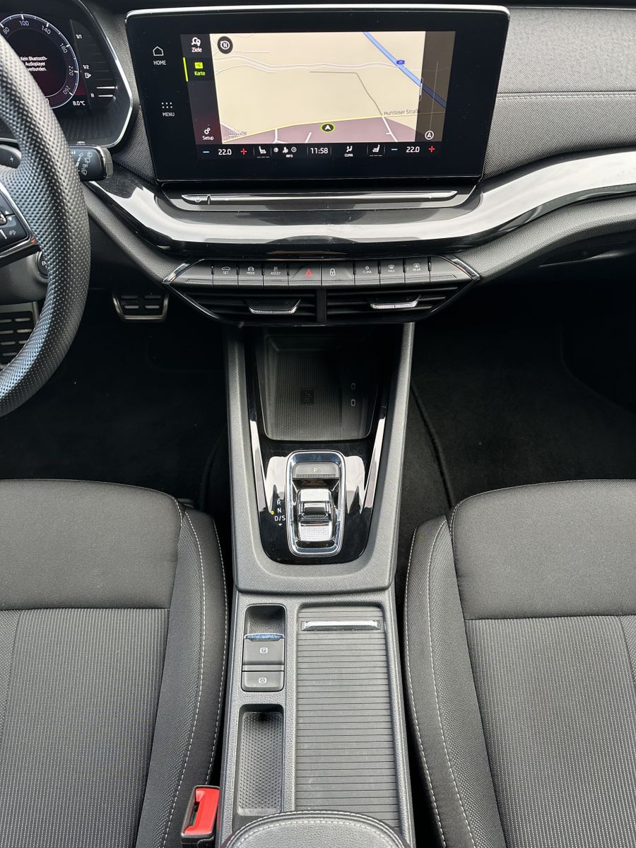 Fahrzeugabbildung SKODA Octavia Combi Sportline NAV+LED+VCOCK+18ZOLL+ACC