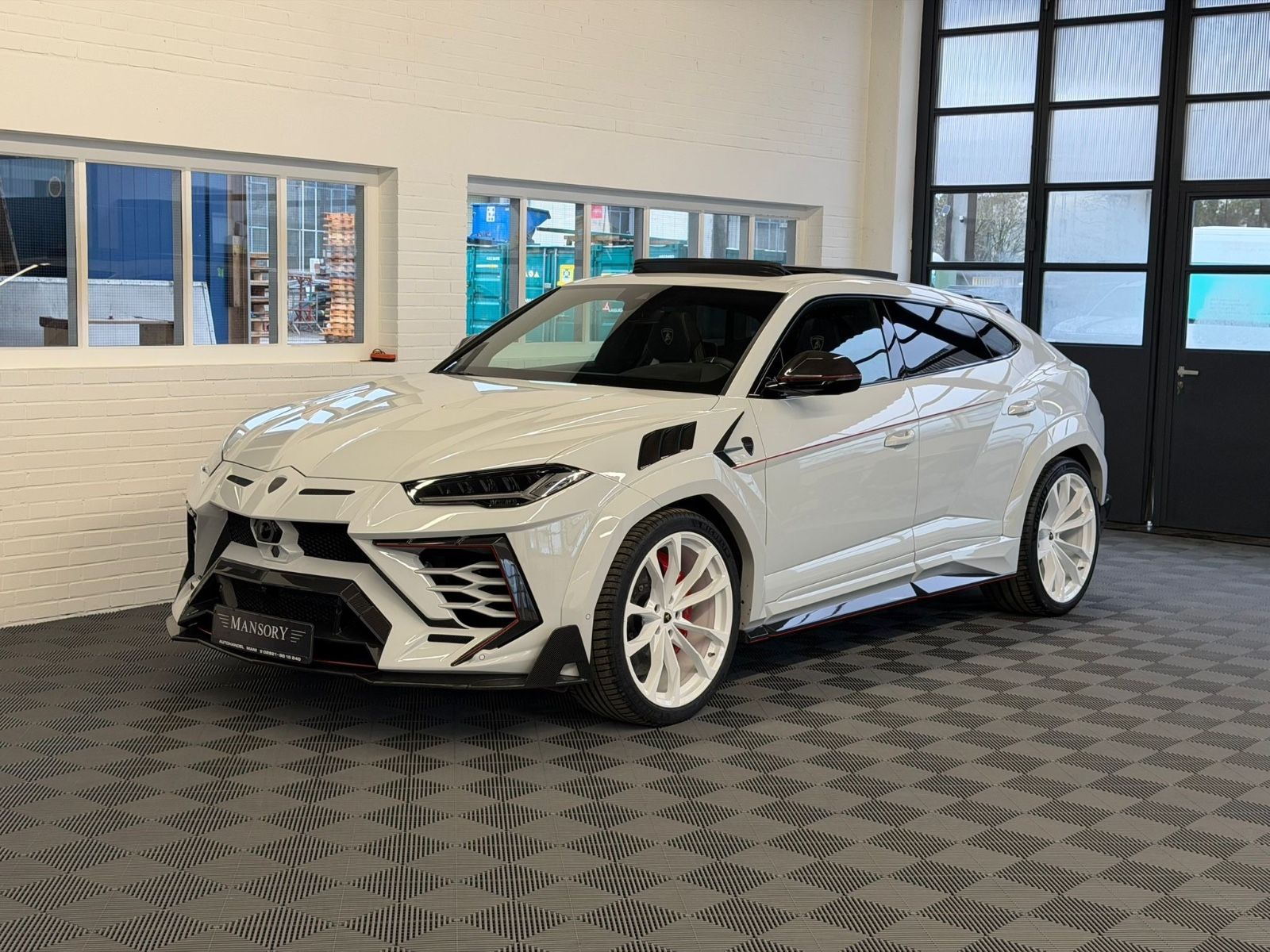 LAMBORGHINI Urus