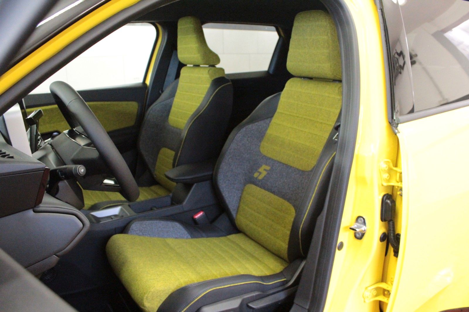 Fahrzeugabbildung Renault R 5 Iconic Five 150 Comfort Range