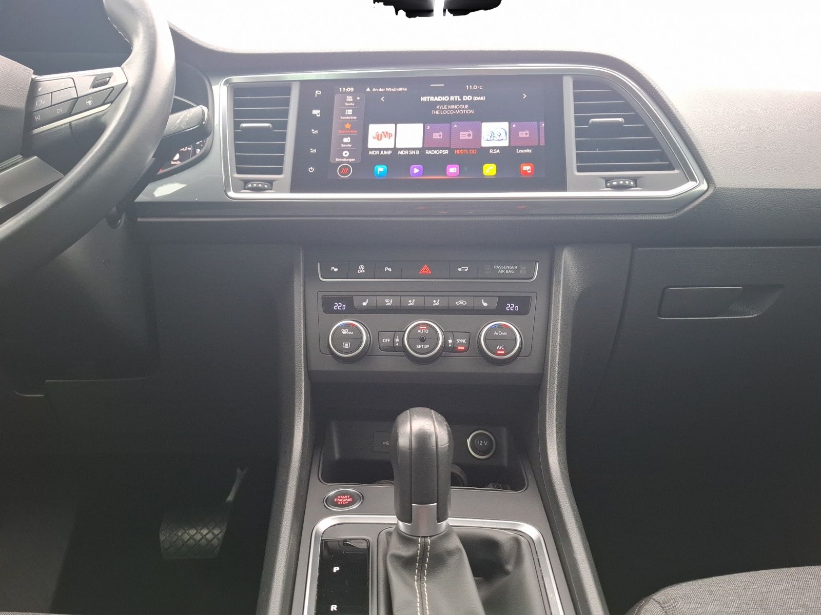 Fahrzeugabbildung SEAT Ateca TSI Style DSG LED Navi AID ACC Park-Assist