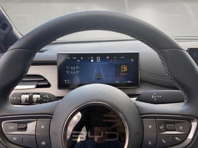 BYD SEAL 6