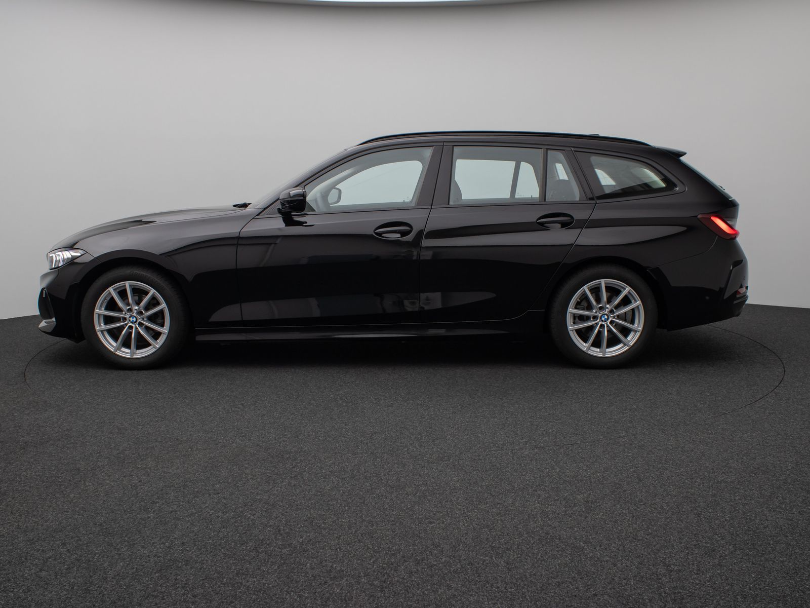 Fahrzeugabbildung BMW 318i Kamera DAB HiFi Widscreen DrivAssist Alarm
