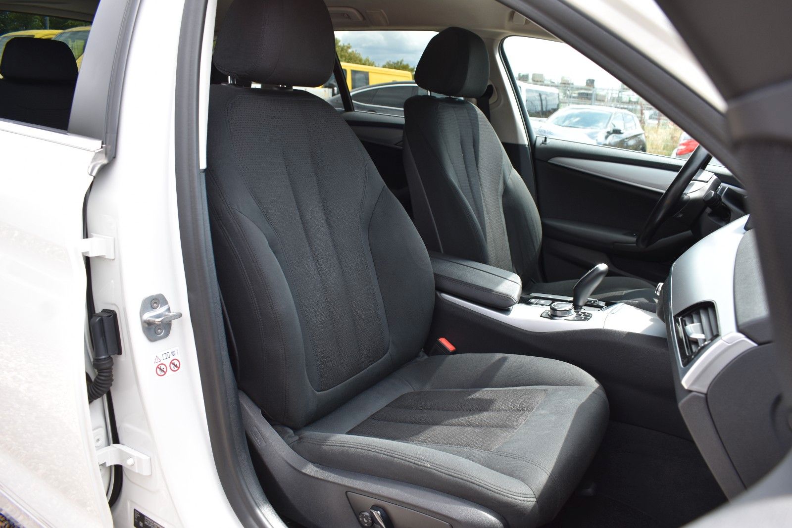 Fahrzeugabbildung BMW BMW 520d Touring Head Up/Anhänger/Driving Assist