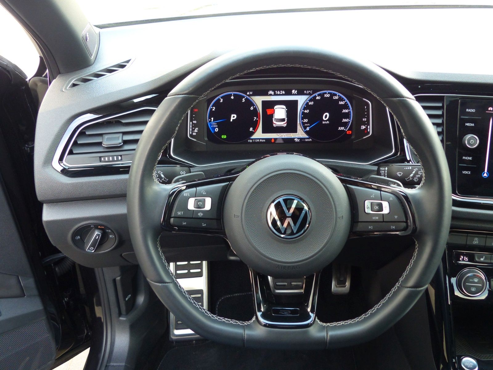 Fahrzeugabbildung Volkswagen T-Roc R 4Motion 2.0 TSI,PANO, AHK,NAVI,LED