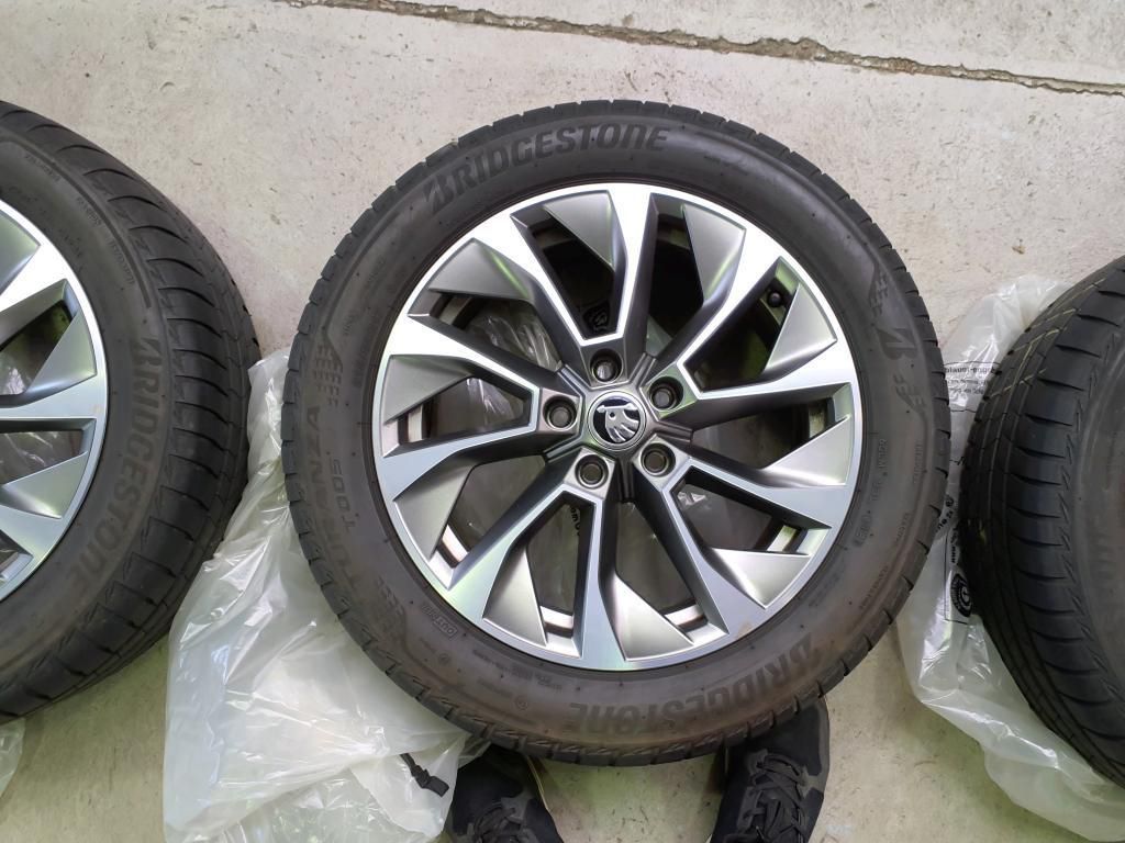 Skoda Karoq Ambition Clever 1.5 TSI AHK*Klima*PDC*Temp