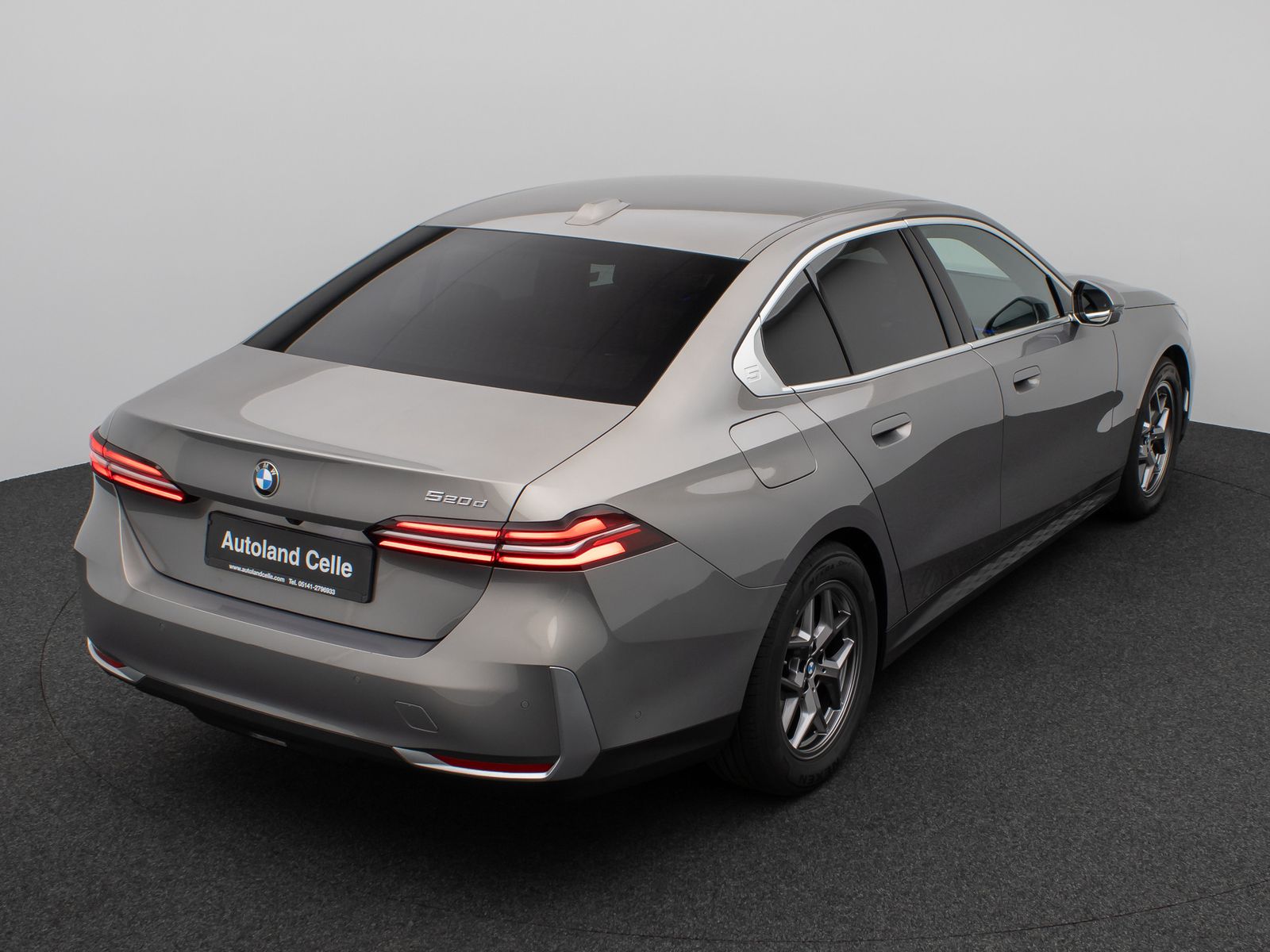Fahrzeugabbildung BMW 520d Kamera DAB Leder Ad.LED Alarm Sport 18Zoll