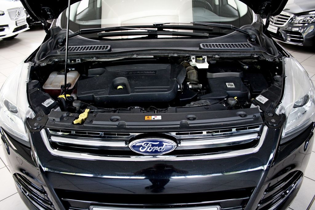 Ford Kuga 4x4  AHK BI XENON KAMERA NAVI 2.BESITZ