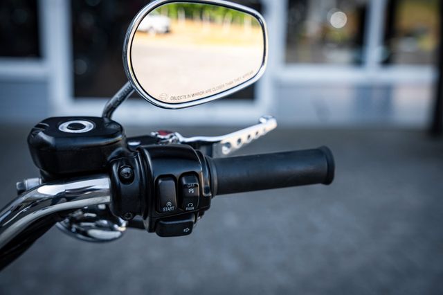 Fahrzeugabbildung Harley-Davidson XL883L SUPERLOW SPORTSTER - JEKILL&HYDE -