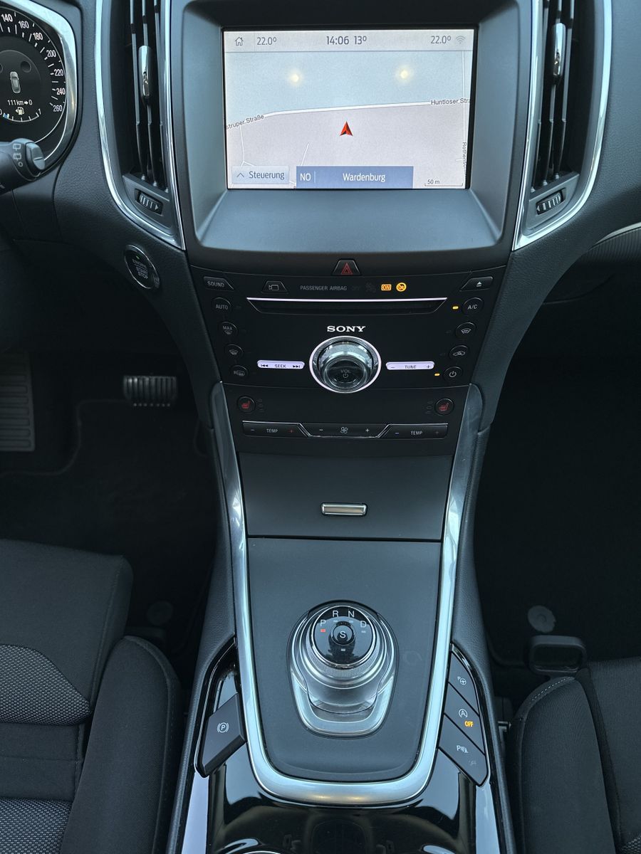 Fahrzeugabbildung Ford Galaxy 2.0 EB Aut. Titanium 7Sitzer NAV+LED+PANO