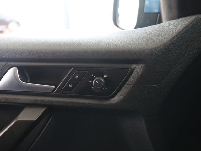 Volkswagen Caddy 2.0 TDI DSG NAVI SHZ FLÜGELTÜR AHK 150PS