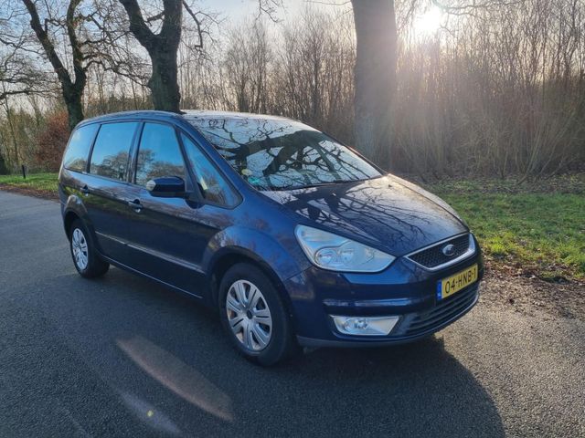 Ford Galaxy 2.0-16V Trend