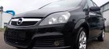 Opel Zafira 2.2 direct Cosmo Automatik.Klima .Navi - Opel Zafira: Co2