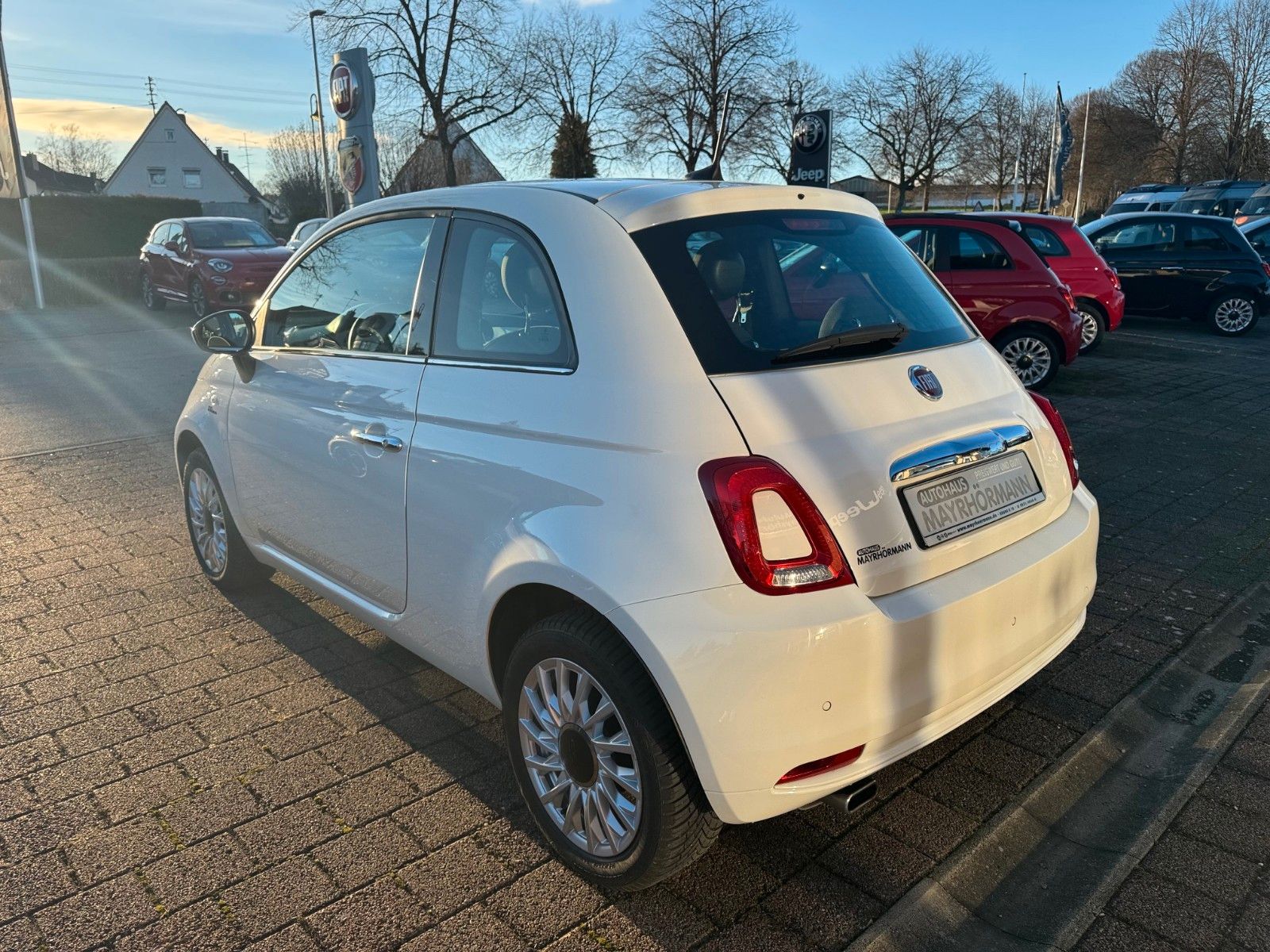 Fahrzeugabbildung Fiat 500  LOUNGE CARPLAY KLIMA DAB PDC TEMPOMAT