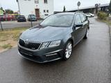Skoda Octavia Combi RS Sport*DCC*ACC*Standheizung* - Skoda Octavia: Combi Sport