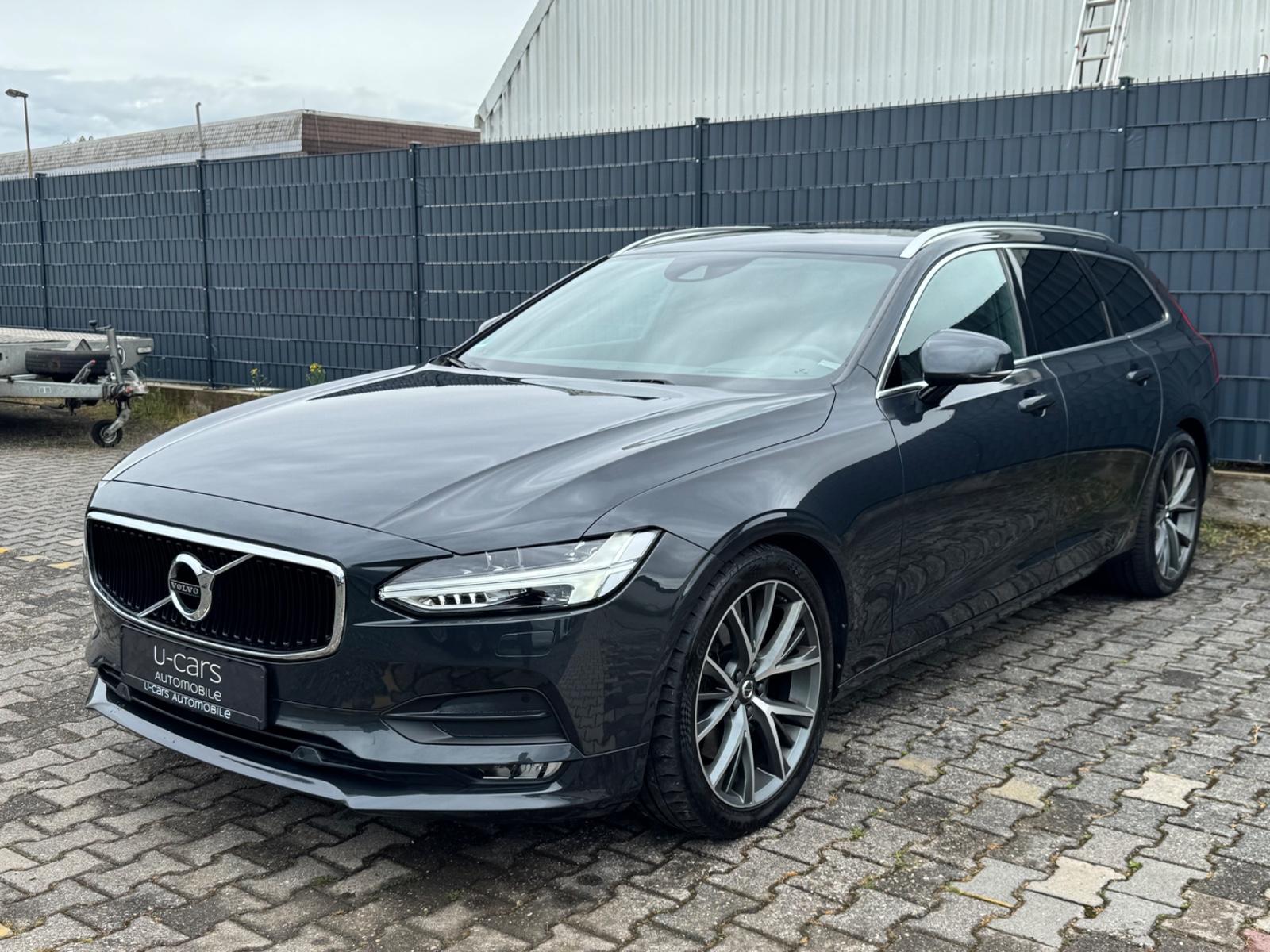 Volvo V90 Kombi Momentum AWD (HEAD-UP/MEMORY/R-KAM