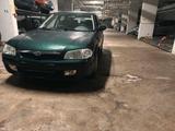 Mazda 323 F mit Automatik Getriebe TÜV 02/... - Mazda 323: Automatik