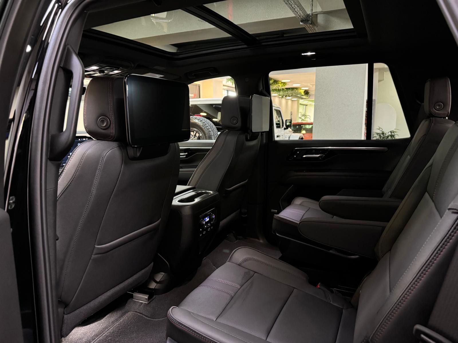 Fahrzeugabbildung Chevrolet 2026 TAHOE 6.2 ECOTEC RST 4x4-24"-ENTERTAINMENT