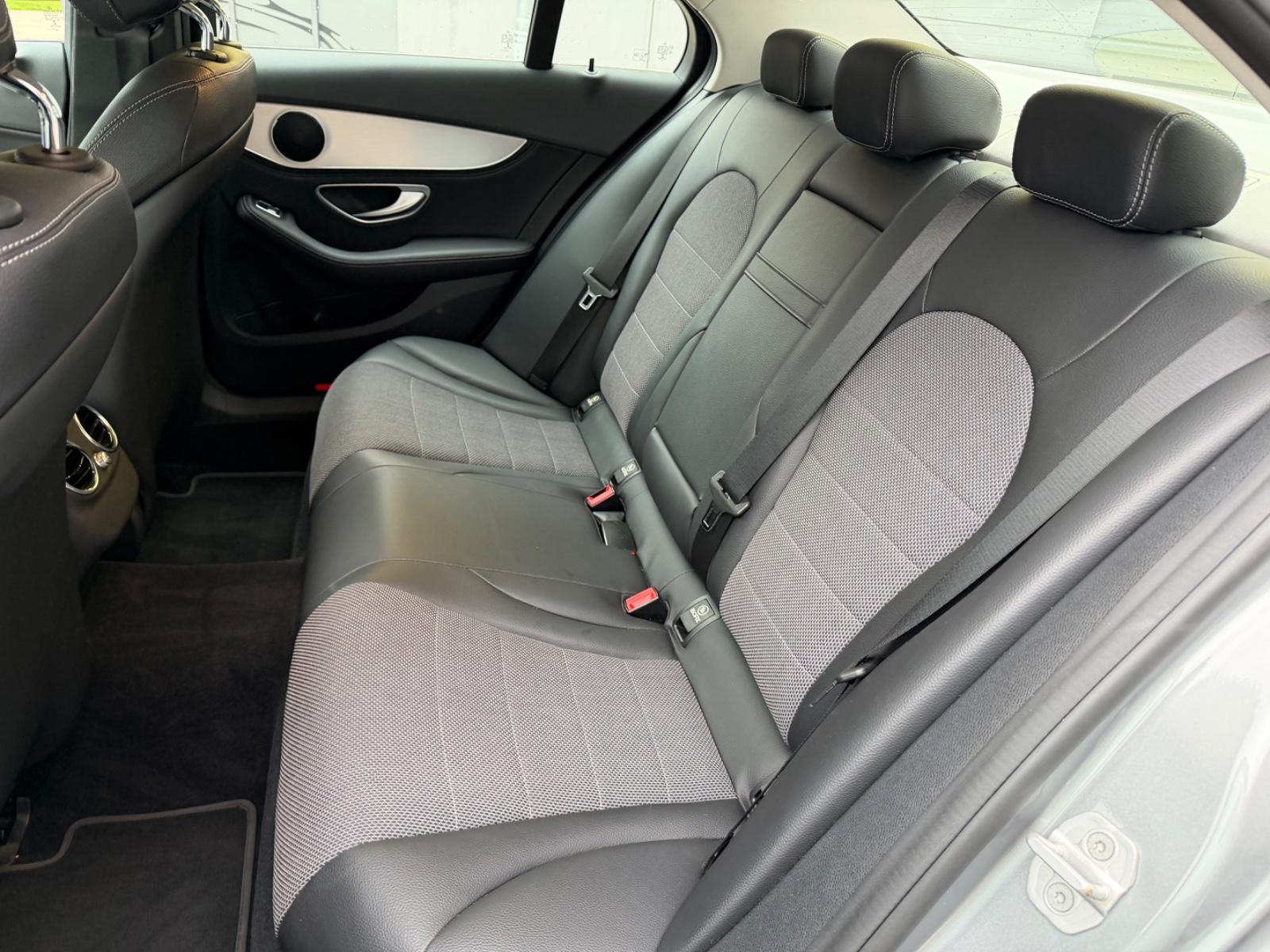 Mercedes-Benz C 180 CGI/LIMOUSINE/AHK/LEDER/SHZ/AUTOMATIK