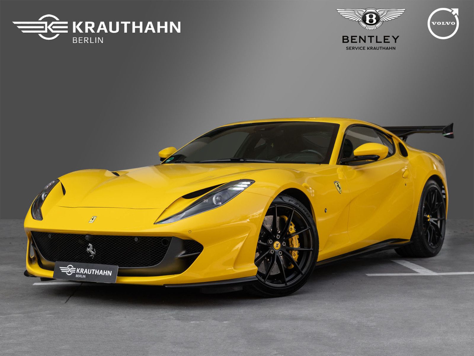 FERRARI 812