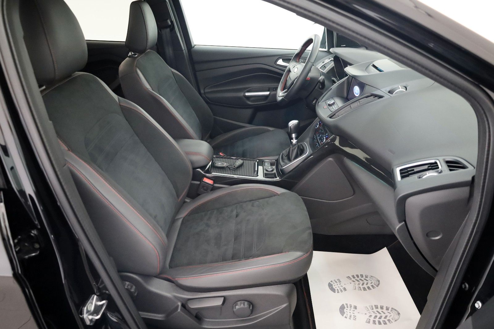 Fahrzeugabbildung Ford Kuga ST-Line T.Leder,Navi,Panorama,Kamera,SH,AHK